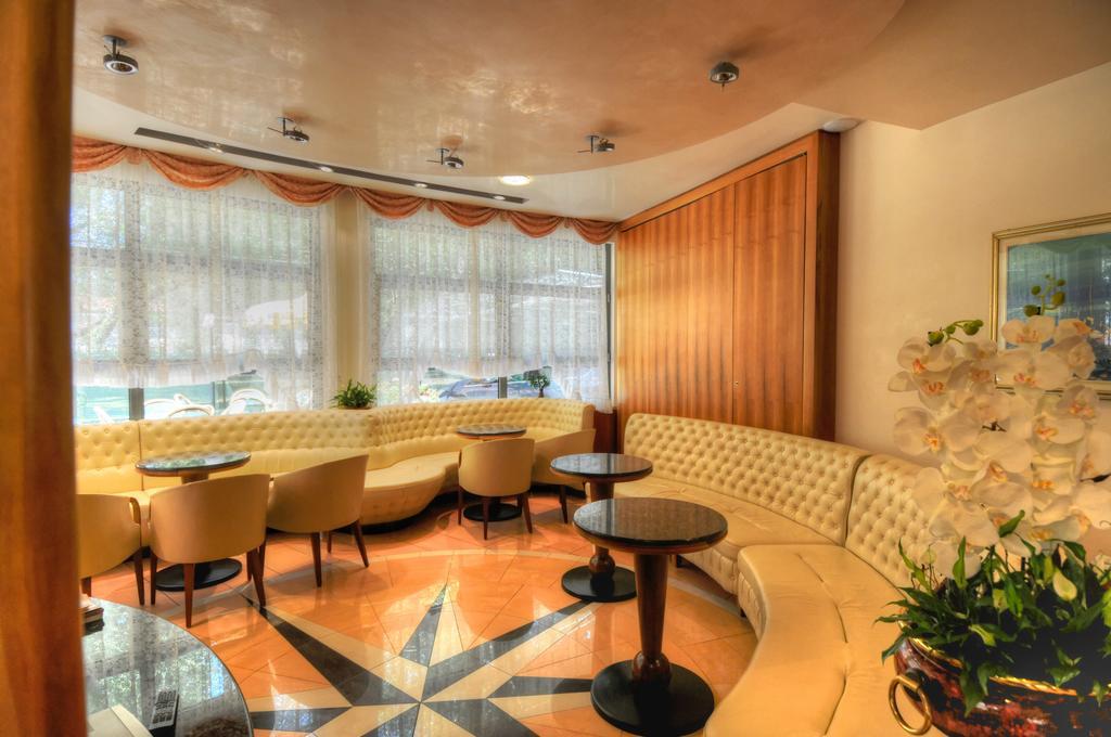 Hotel Franz 비비오네 외부 사진